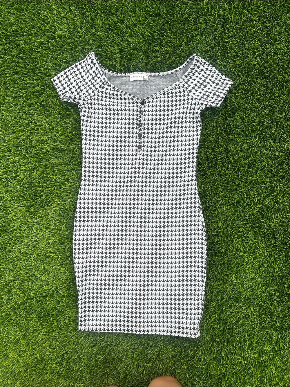 Popular 21 Houndstooth Short Sleeve Bodycon Dress - Black & White